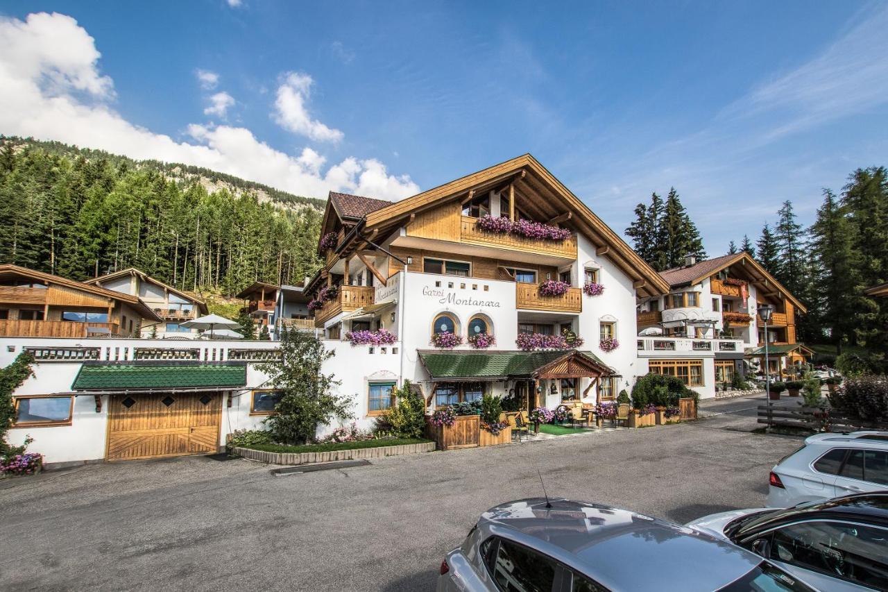 Ciasa Montanara Hotel La Villa  Exterior photo